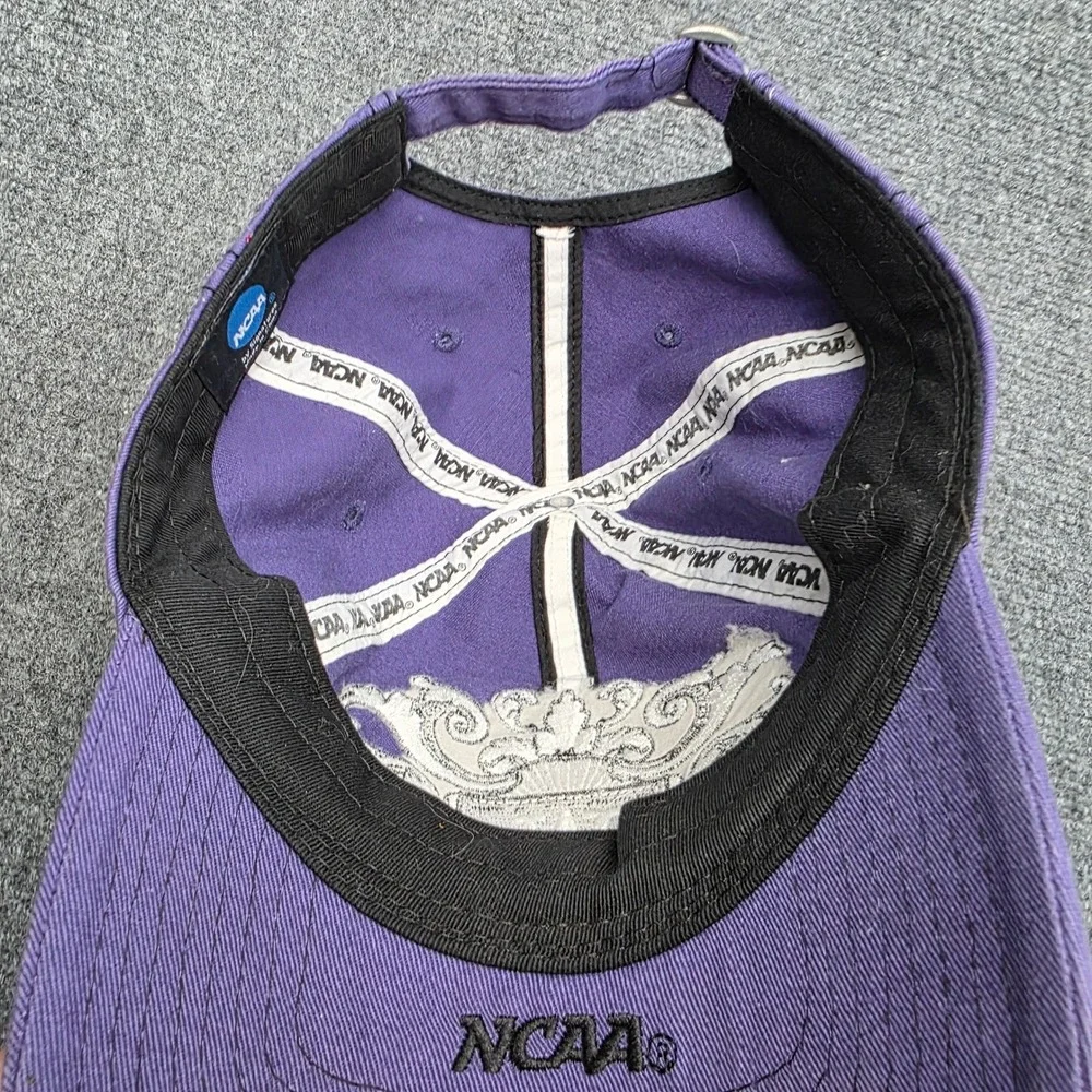 University of Washington Huskies Hat Cap Purple NCAA Crest Filigree‎ Embroidered